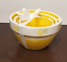 Terramoto Ceramic Pineapple Patterned  Set of 3 Nesting Bowls