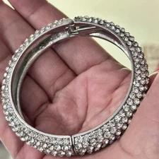 Crystal Bangle Bracelet 6 Rows Cut Crystal Silver Tone Hinged 6.75-7.5 4370 B