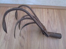 Vintage 5 Tine Unmarked Cast Iron Hand Cultivator