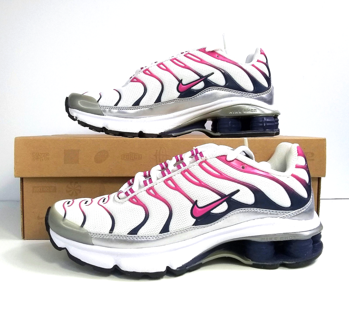 Nike Women Shox Fade Sz 7 White Metallic Silver Pink Black New