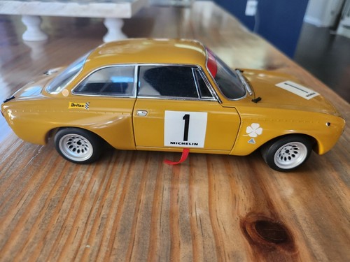 Autoart 1/18 Alfa Romeo GT Am Jarama 1970 Hezemans #1 87003 - Picture 3 of 6