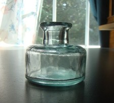 EARLY ANTIQUE WHITTLED ROUND INK BOTTLE