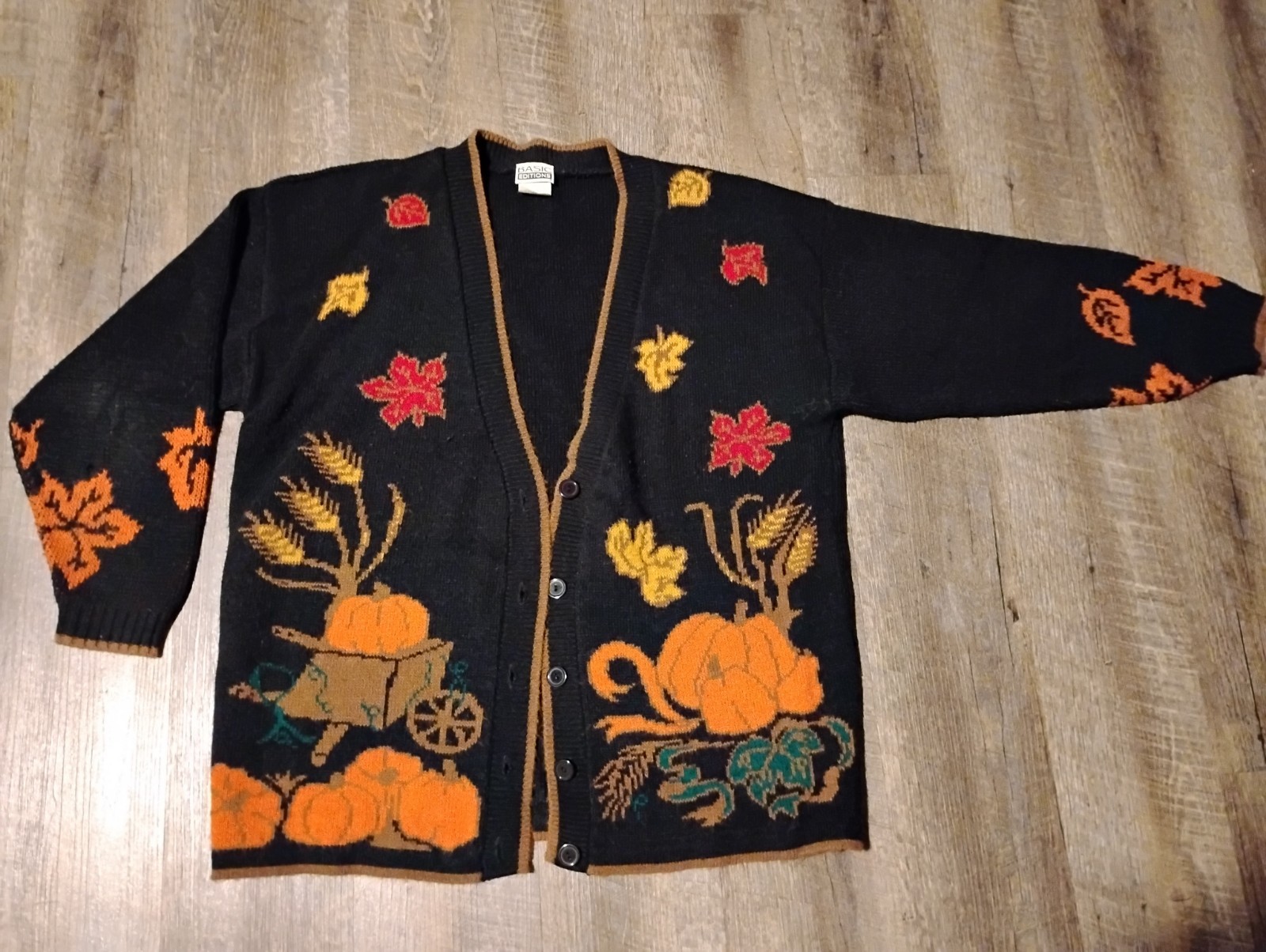 Large Fall Basic Editions Pumpkin All Over Graphi… - image 1