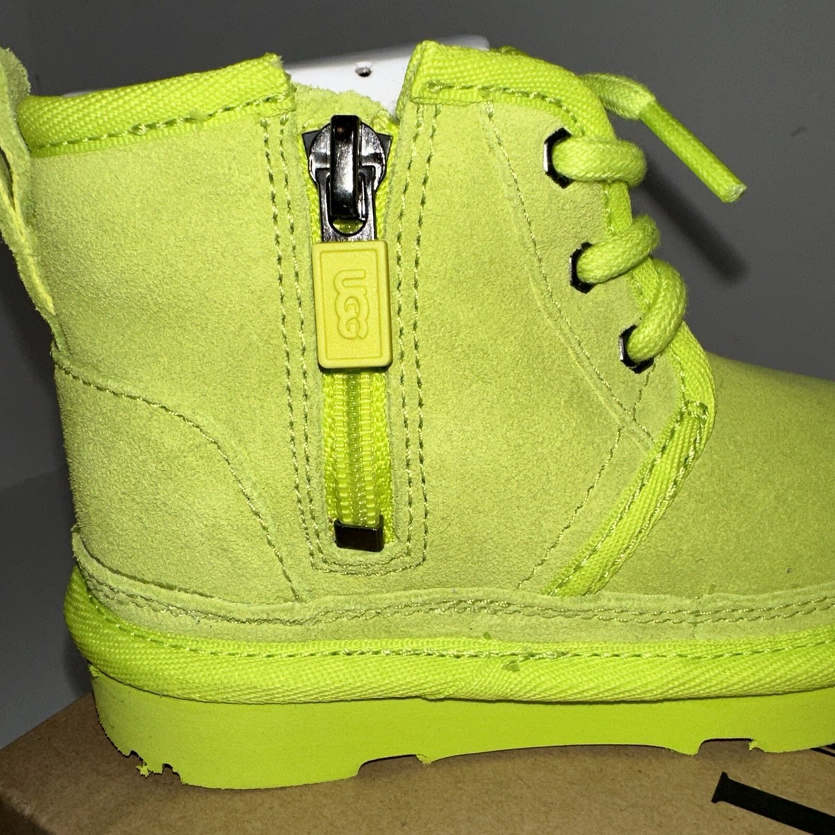 Kids Neumel 2 Neon Green Ugg Boots Sz 7 | eBay