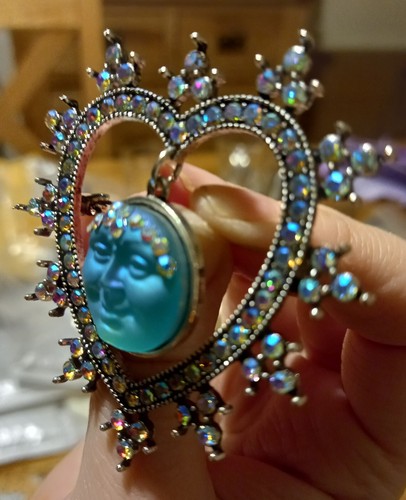 Happy MOONFACE BROOCH Snowflake DANGLE HEART Sparkly Glam VINTAGE STYLE - Picture 22 of 24