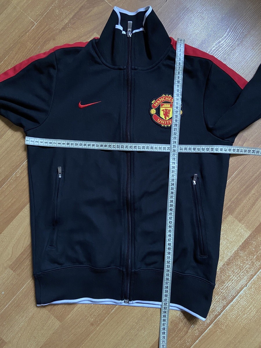 MANCHESTER UNITED 2011 2012 PRE MATCH FOOTBAL SOCCER JACKET MANCHESTER UNITED 2011 2012 PRE MATCH FOOTBAL SOCCER JACKET