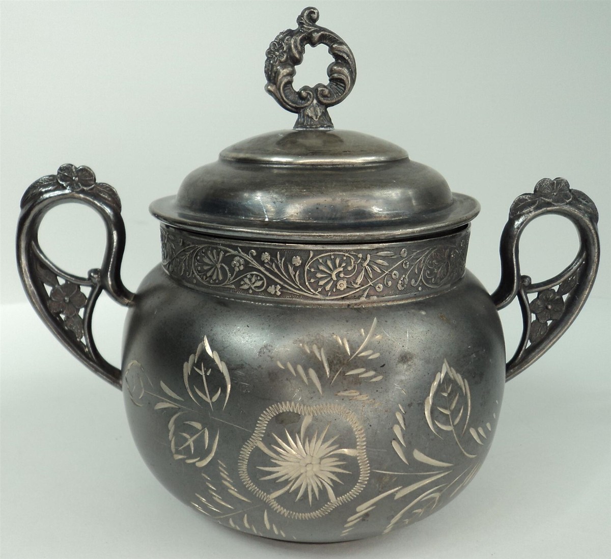 Vintage Warner Silver Mfg Quadruple Plate Sugar Bowl w/ Lid - Rare