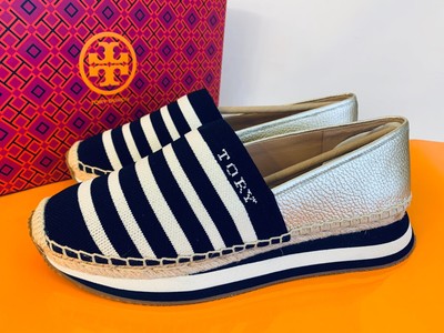 tory burch daisy logo trainer sneakers