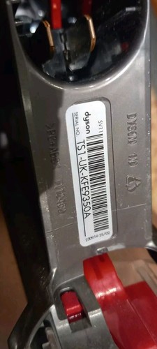 DYSON V7 SV11 MOTORHEAD Cordless Handheld Hoover Vacuum Cleaner Charger Tools - Picture 11 of 11