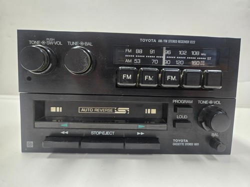 Toyota Pickup 4Runner 1984-1989 Factory AM FM 1222 + 1801 Cassette - OEM Combo - Picture 1 of 6