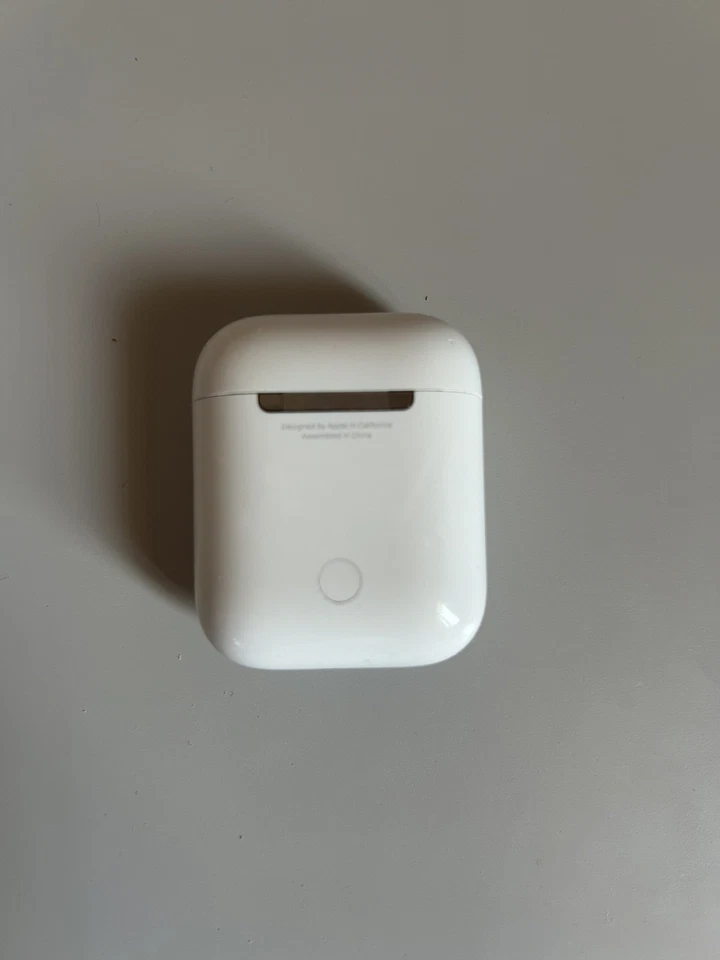 Apple AirPods (1st generation), photo 4 sur 5