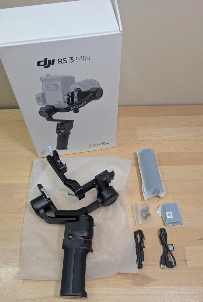 DJI - RS 3 Mini 3-Axis Gimbal Stabilizer - Black - IN ORIGINAL BOX