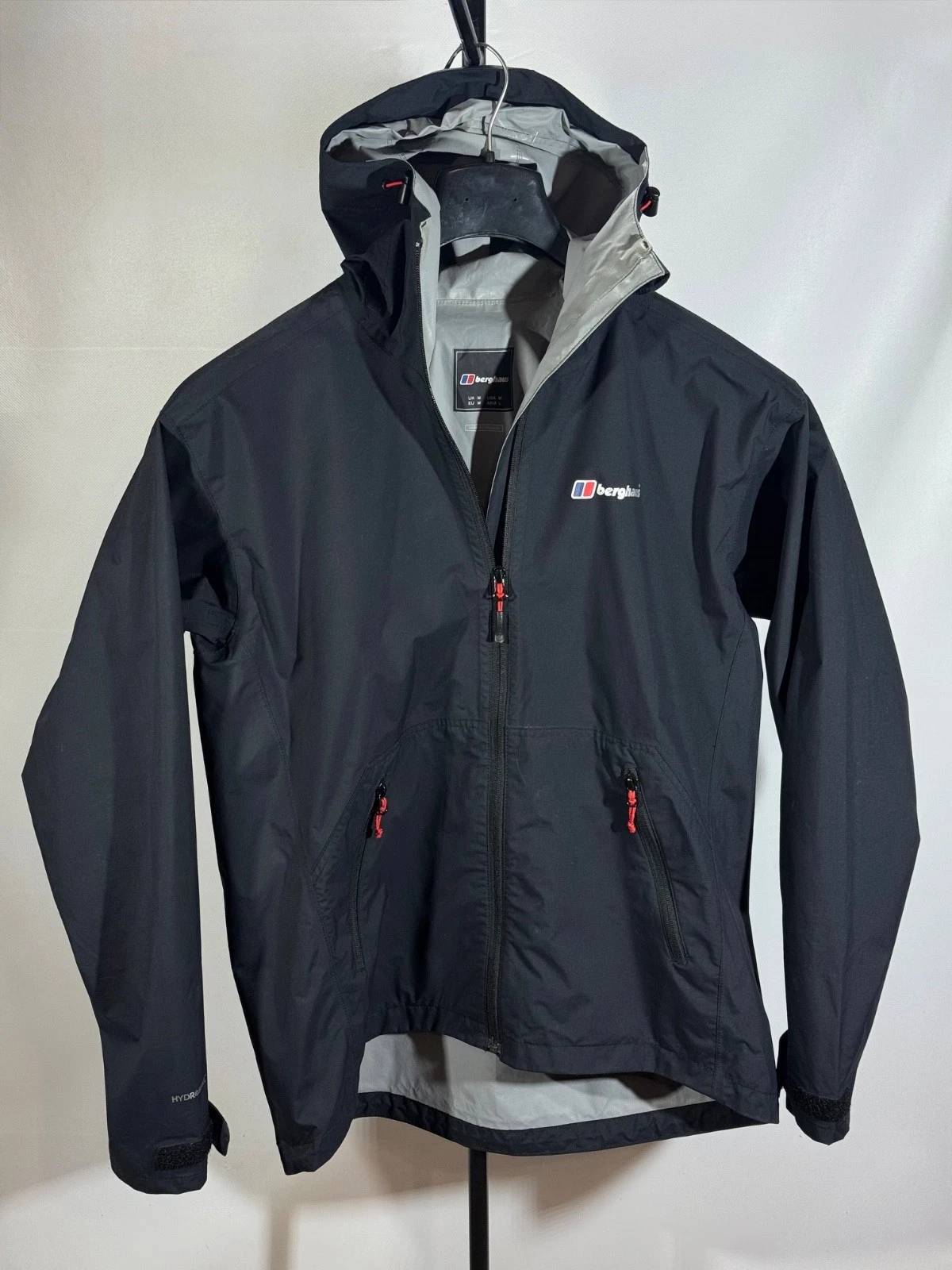 man jacket storm membrana Berghaus Gore-Tex hydroshell size M
Opens in a new window or tab