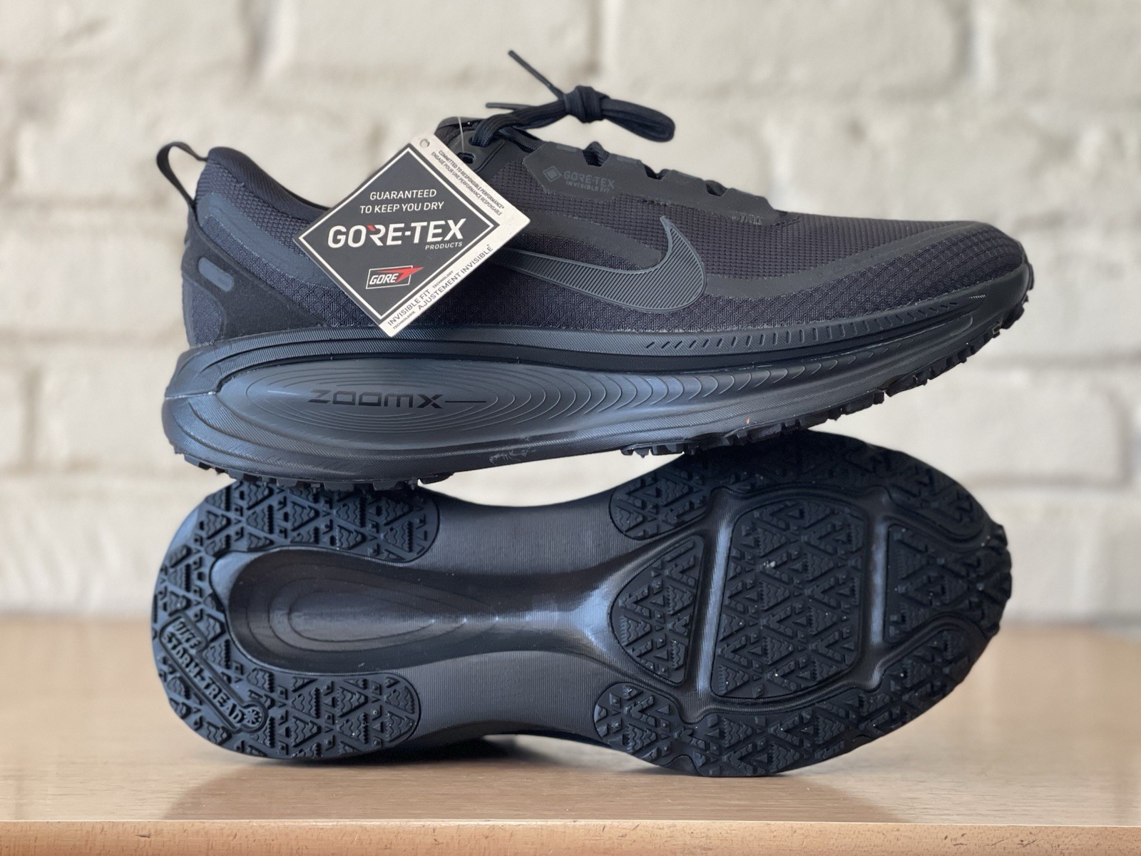 Nike Vomero 18 GTX Gore-Tex Black Anthracite Men 10.5 Running Shoes HQ7001-001