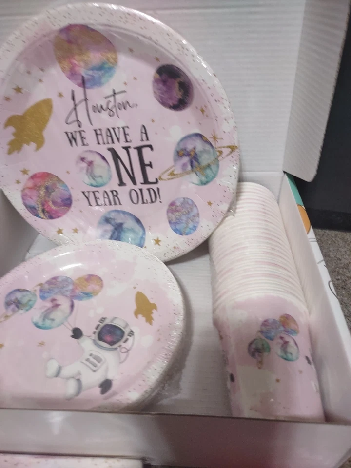 HIPVVILD Niña Espacio 1er Cumpleaños Fiesta - Tazas, Servilletas, Tenedores, Platos Foto 2 de 4