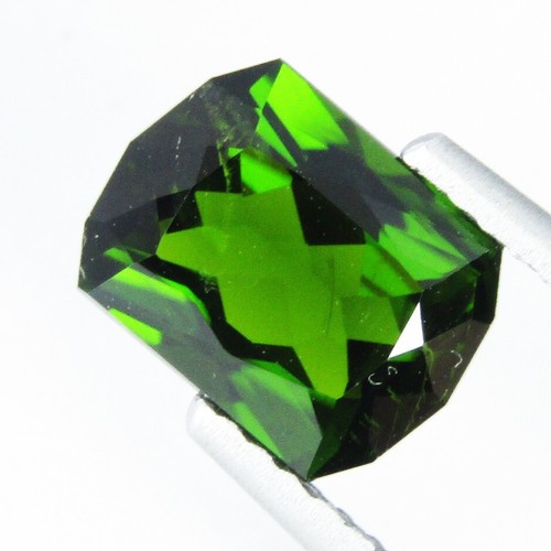Cojín de diopsido de cromo verde natural brillante de 2,97 quilates piedra preciosa de corte personalizado - Imagen 4 de 8