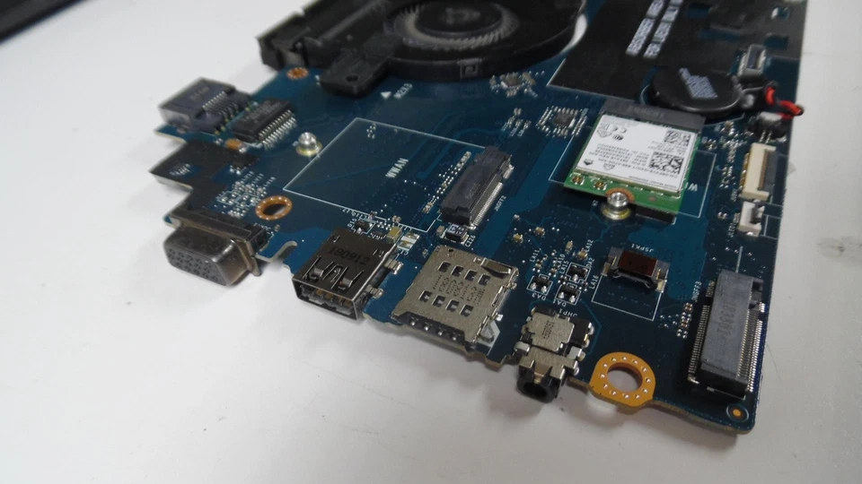 DELL LATITUDE 5590 LAPTOP INTEL MOTHERBOARD i5-8350U GJWKW 0GJWKW ** - Bild 2 von 4