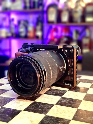 Sony A6400 + 18-135mm Lens + SmallRig Cage