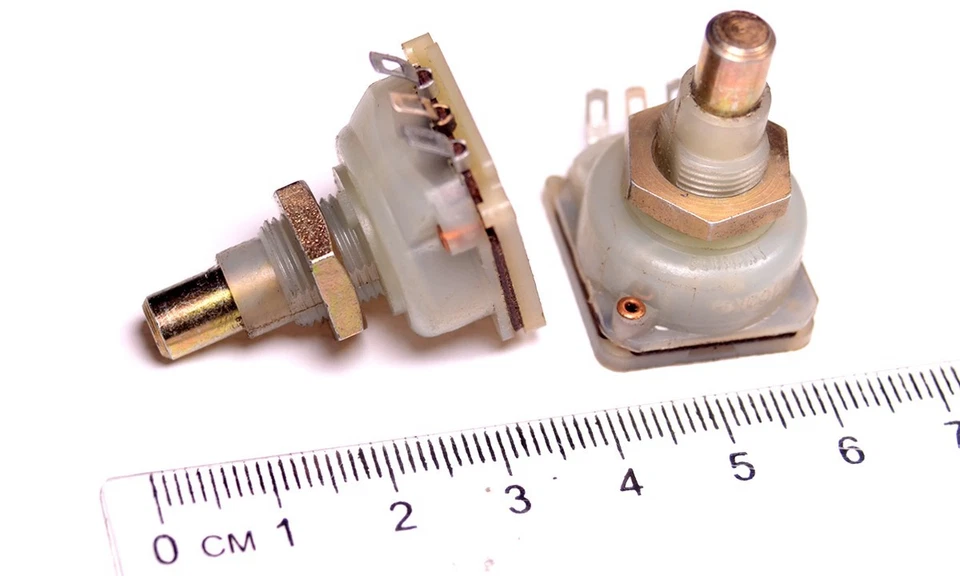 100 kOhm Potentiometer Preh 0,1W LOG Ø 6mm 541/6-000/0022 -- NOS! (1 Stück) - Bild 2 von 2