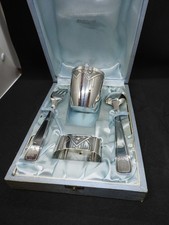 coffret de couverts anciens en métal argenté NAISSANCE BAPTEME timbale gobelet