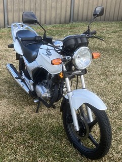 2014 Honda CB125E White motorcycle Learner Uber CB125 CBF125 NSW rego blue slip