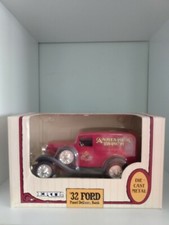 Ertl '32 FORD PANEL DELIVERY Bank Anheuser Busch ST LOUIS, MO. NEW NIB