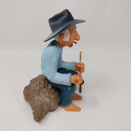 Vintage 1972 Wilton Chicago 1306-4003 Fisherman Cake Topper Plastic Figure - Picture 4 of 8