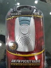 Sentry PR799 Personal AM/FM Radio With Built in Speaker  Earbuds New