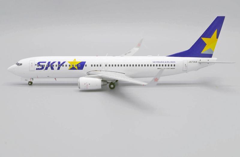 JCWINGS　1/200　B737-800 航空機模型 Amazon.com: JC Wings for Boeing 737-800 Blank 1/200 DIECAST