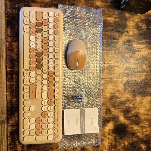 MOFII Keyboard And Mouse Set Battery Powered Pink Rose Tan Wireless 17” X 6” New - 第 3/21 張圖片