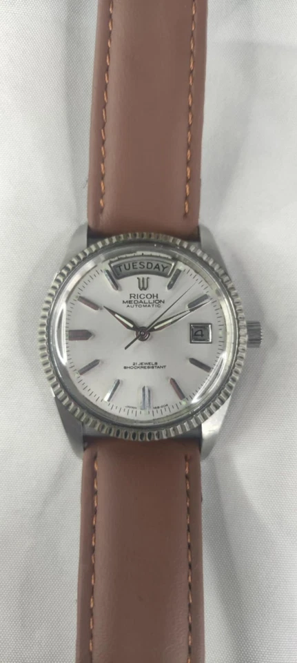 Reloj Automático Vintage Ricoh Medallion 21 Joyas Día-Fecha Acero Inoxidable Japón Foto 2 de 4