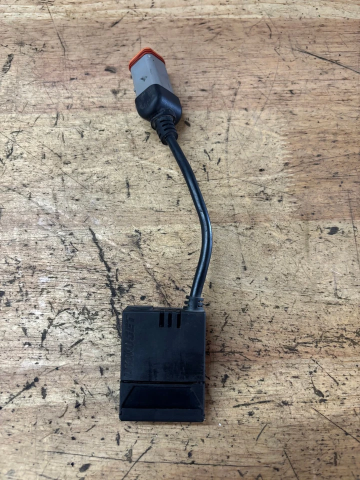 Abrazadera de escape Harley Davidson Softail Fat Boy Performance 2017 110 cuin 18 16 Foto 2 de 4