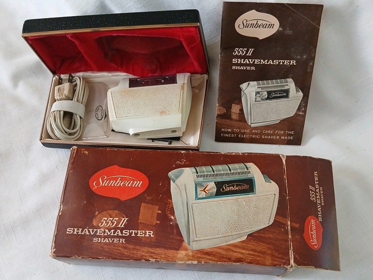 VTG 1960s Sunbeam Shavemaster Model 555 II Mens Electric Shaver W/Case Assc Nice