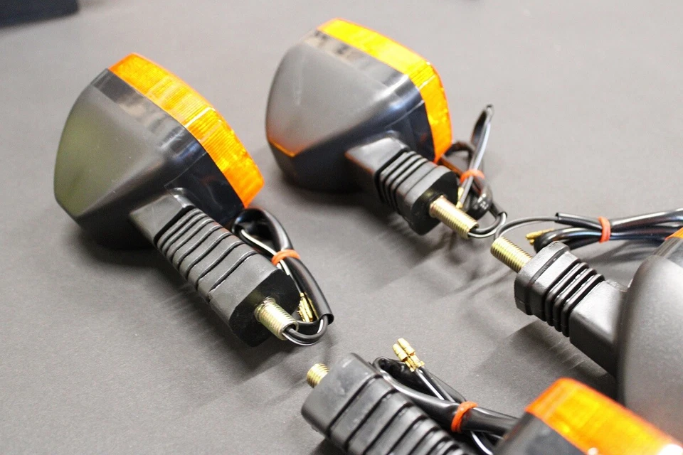 Juego de 4 indicadores Suzuki DR500 DR600 - intermitente señal de giro  Foto 4 de 4