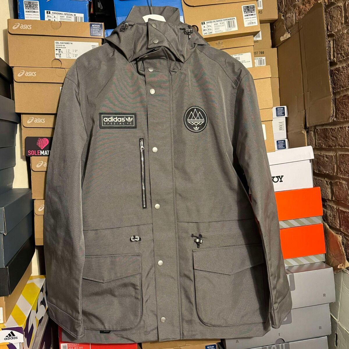 Adidas Spezial SPZL FC Anorak Jacket Grey - Size Extra Large Adidas Spezial SPZL FC Anorak Jacket Grey - Size Extra Large
