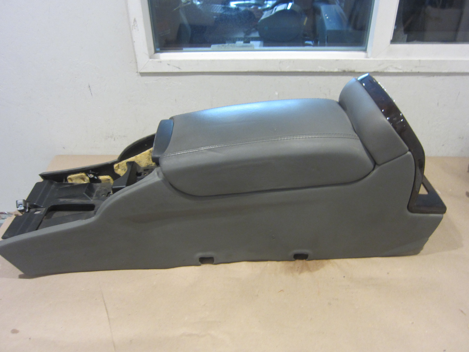 Maserati Quattroporte Tunnel Cover Console Grey - P/N 981432408