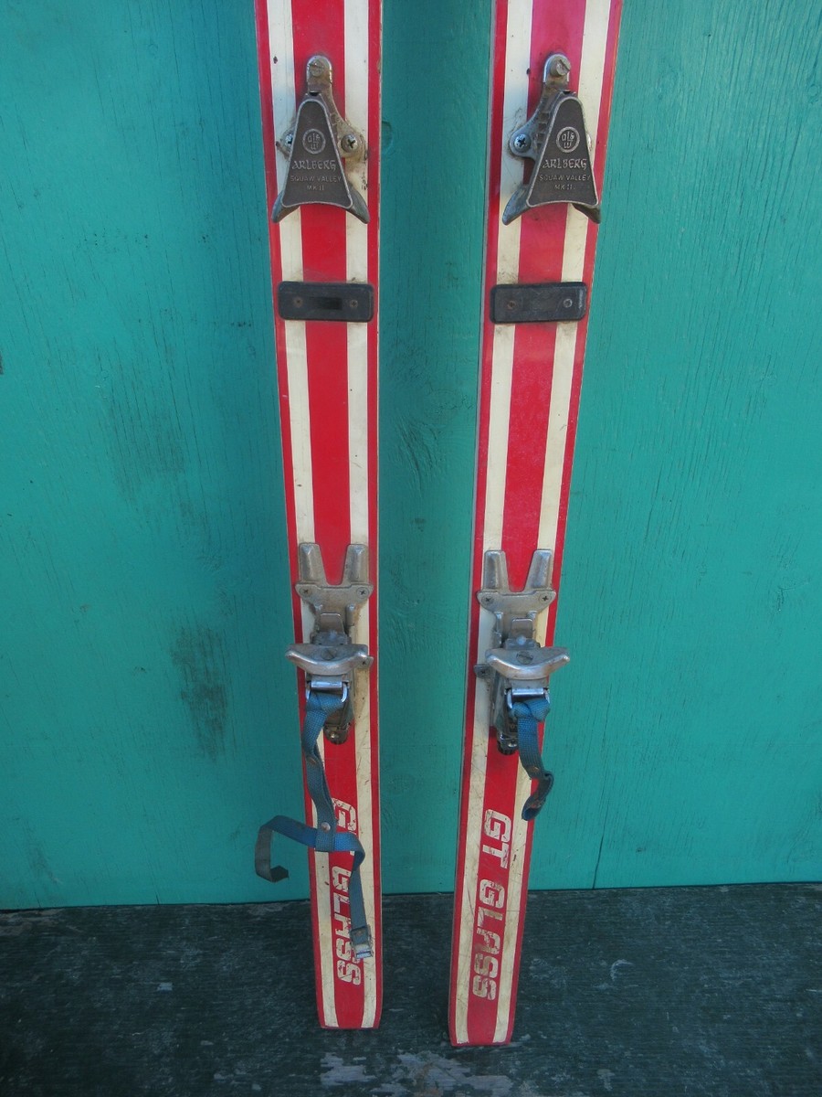 Vintage Skis 70