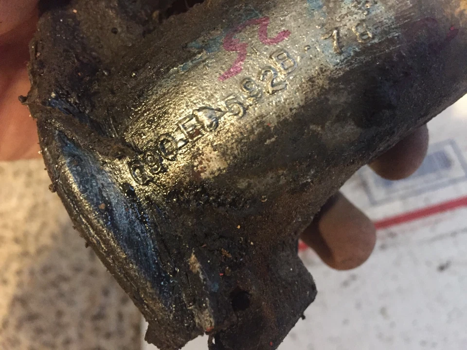 Ford Mustang Mercury Cougar 1969 termostato carcasa cuello de agua 302 351 W 69 1970 Foto 2 de 4