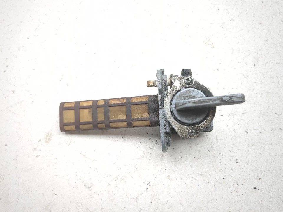 86-06 Kawasaki Concours ZG1000 Petcock Gas Combustible Apagado B Foto 2 de 4