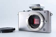  NEAR MINT Olympus Pen Lite E-PL3 Digital Camera Body Silver Flash Japan 312