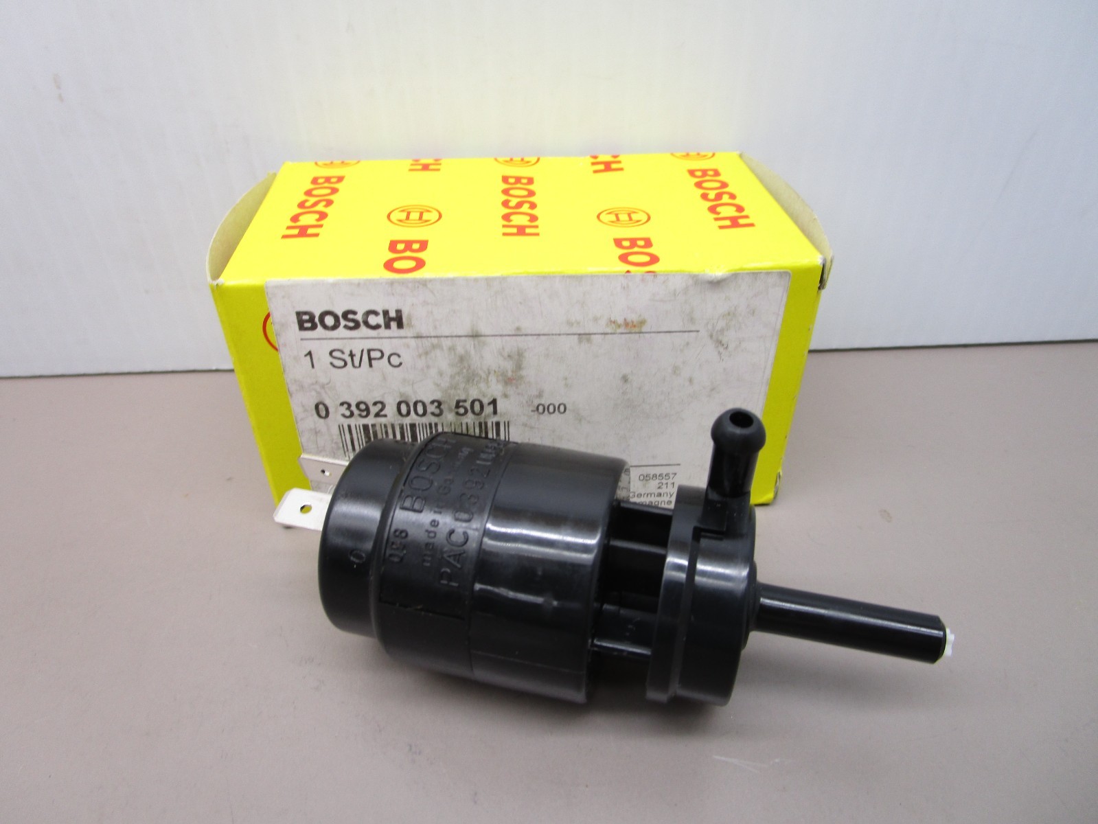 Bosch 0392003501 Windshield Washer Fluid Pump 12 Volt NEW OLD STOCK