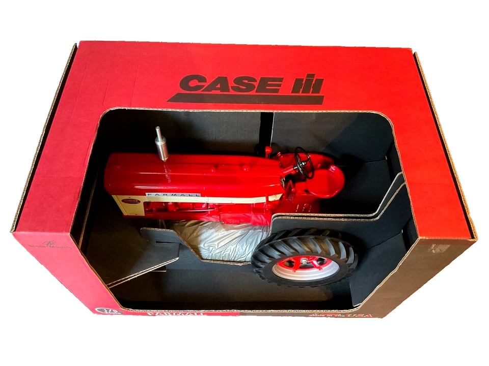 RARE ERTL, 1998 McCormick Farmall 560 Tractor, #HC0411, JE 1/8 Scale Model, MIB - Image 4 of 4