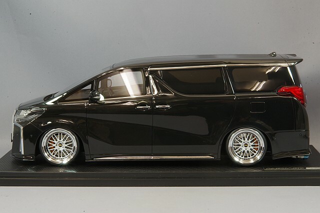 1/18 Ignition Toyota Alphard H30W Executive Lounge S Black BBS LM