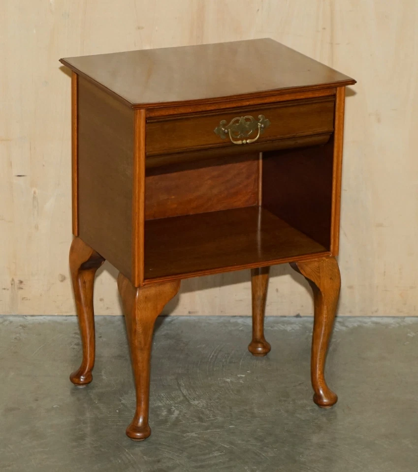 PAR DE MESAS DE VINO MODERNAS DE HAYA Y NOGAL DE MEDIADOS DE SIGLO Foto 2 de 4