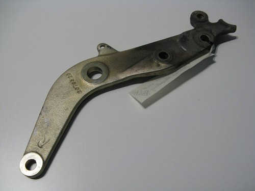 Halter Hauptständer Federbein-Umlenkung rechts Triumph Trophy 1200, T300E, 96-03