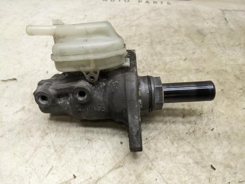 Brake Master Cylinder 47028-48041 For Toyota Highlander 2001-2007 2.4L 3.0L 3.3L Brake Master Cylinder 47028-48041 For Toyota Highlander 2001-2007 2.4L 3.0L 3.3L