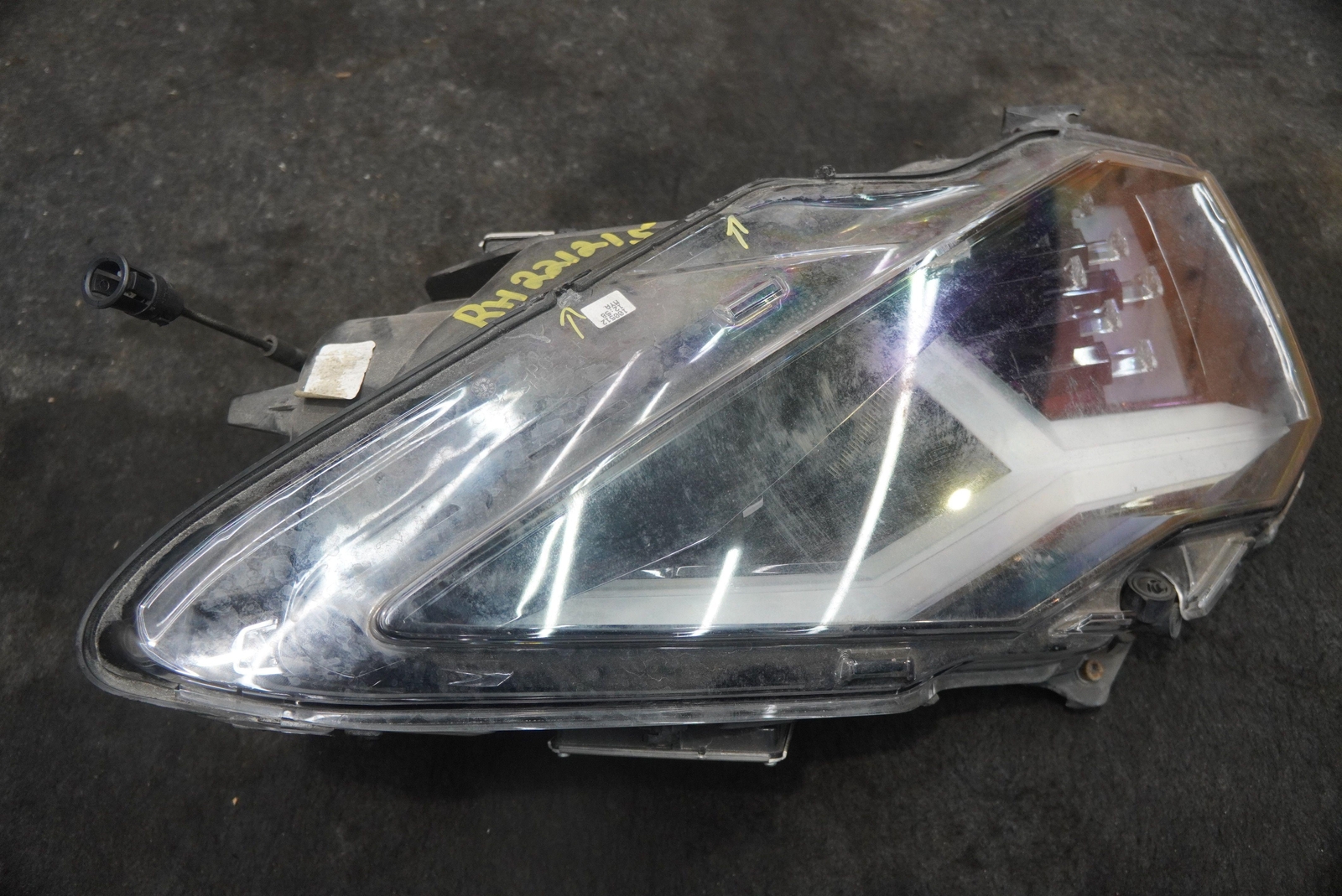 *Right Passenger Headlight Headlamp 471941004H Lamborghini Aventador 2015 *Note