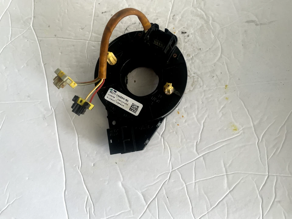 Cable espiral con resorte de reloj Ford Mustang 2011-2014 OEM BG1T-14A664-BA Foto 3 de 4