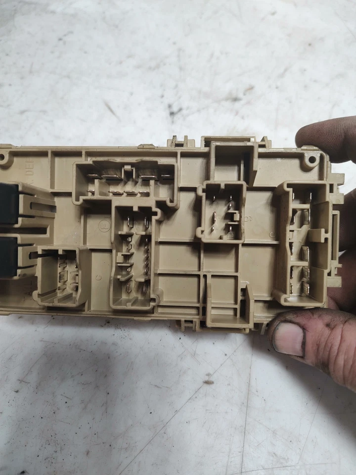 Subaru Forester 1998-2002 cabina caja de fusibles bloque de conexiones OEM Foto 4 de 4