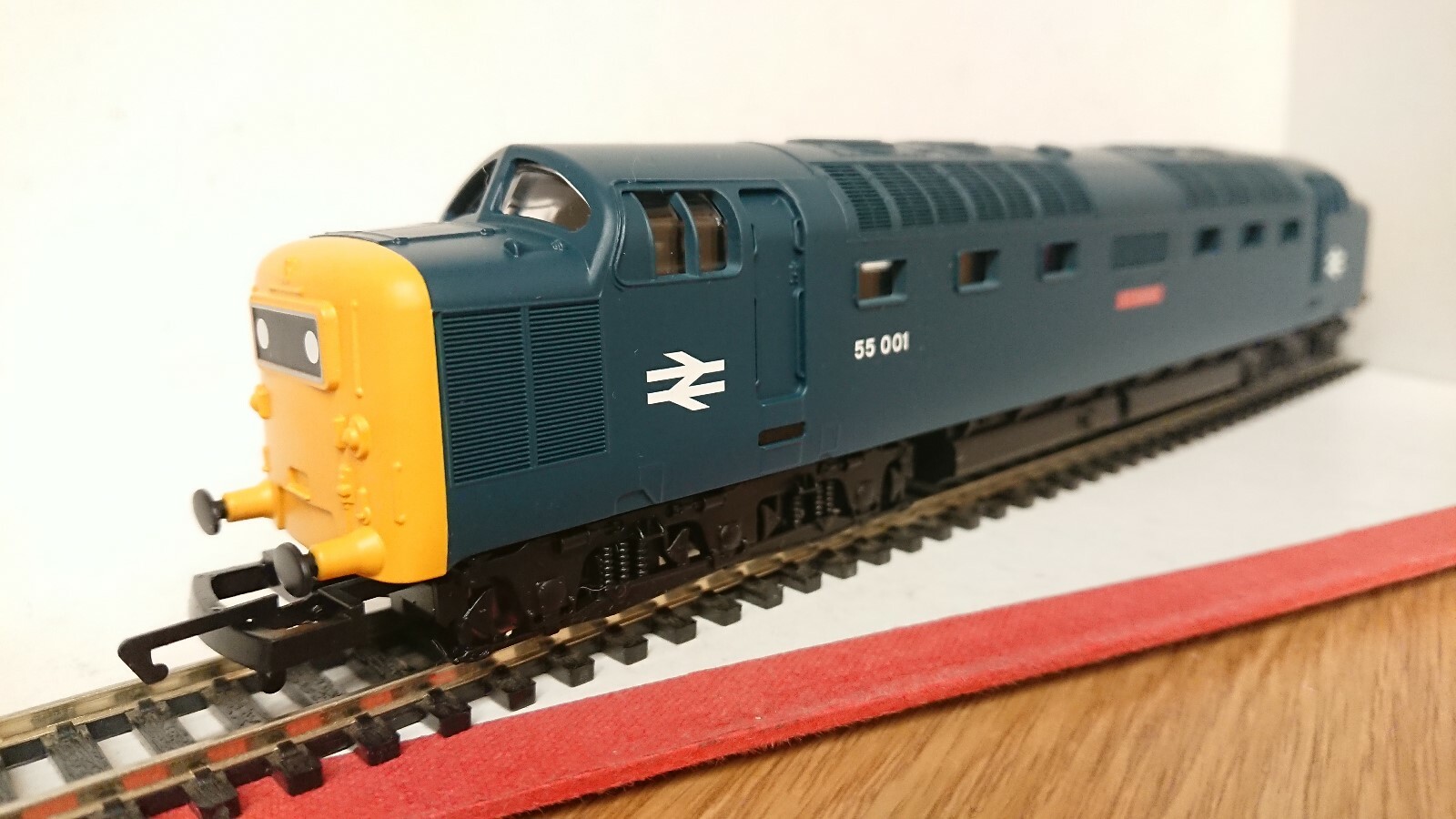 Hornby Railroad R2879 BR Class 55 St PADDY No.55001 DCC Ready Hornby Railroad R2879 BR Class 55 St PADDY No.55001 DCC Ready